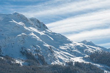 St Moritz, Alp Alp dağ manzarası. Güneşli güzel kış görünümü.