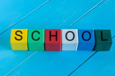 Word okulda çocuk renkli küpler veya bloklar - öğretim eğitim bilgileri.