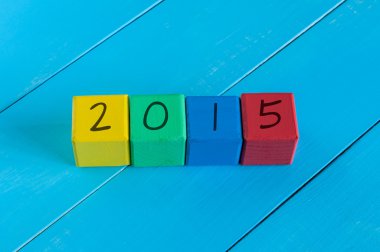 Rakamı 2015 çocuk renkli küpler veya bloklar.
