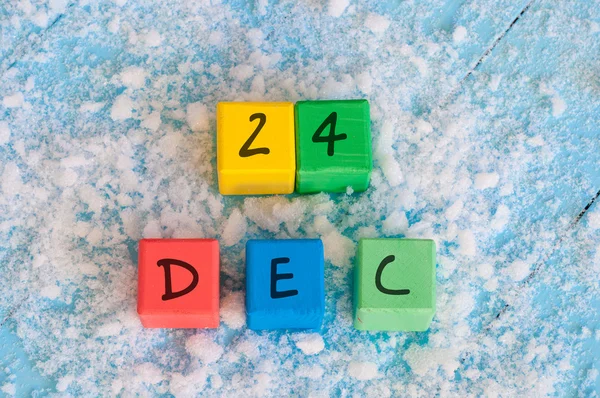 Data della vigilia di Natale sul calendario. 24 dicembre. Decorazioni natalizie . — Foto Stock