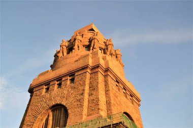 Güneşli bir günde Almanya 'daki Uluslar Savaşı Anıtı. Uluslar Savaşı Anıtı, Leipzig. Almanya