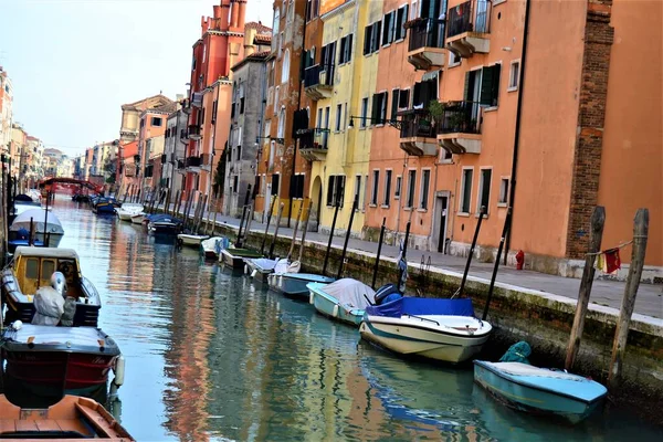 Venedig Venedig Stadsutsikt Solig Dag Magnifik Stad Gondoler Gamla Hus — Stockfoto