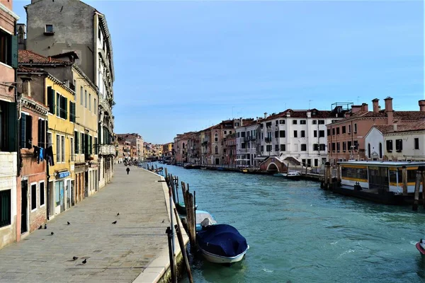 Venedig Venedig Stadsutsikt Solig Dag Magnifik Stad Gondoler Gamla Hus — Stockfoto