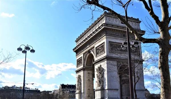 París Cielo Azul Francia Arco Del Triunfo Uno Los Monumentos — Foto de Stock
