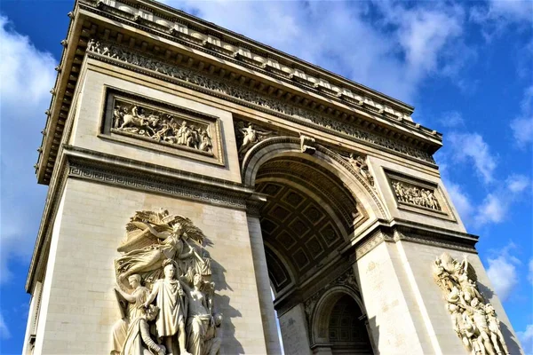 Paris Und Blauer Himmel Frankreich Arc Triomphe Eines Der Berühmtesten — Stockfoto