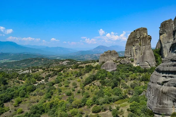 Meteora Land Sky Wielkie Starożytne Miasto Meteora Grecji Drzewa Zabytkowe — Zdjęcie stockowe