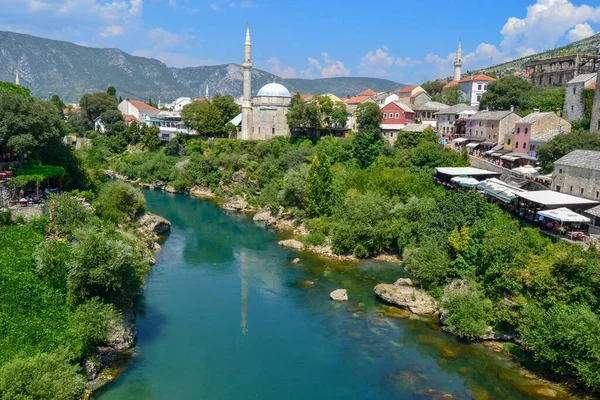 Cidade Verde Bósnia Herzegovina Cidade Mostar Bósnia Herzegovina Rio Neretva — Fotografia de Stock