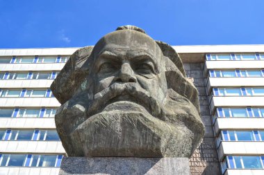 Chemnitz, Doğu Almanya, 09.09.2011. Eski adı Karl Marx Stadt (City) olan Chemnitz 'in en ünlü mimari ve heykellerinden biriydi. Karl Marx heykeli.