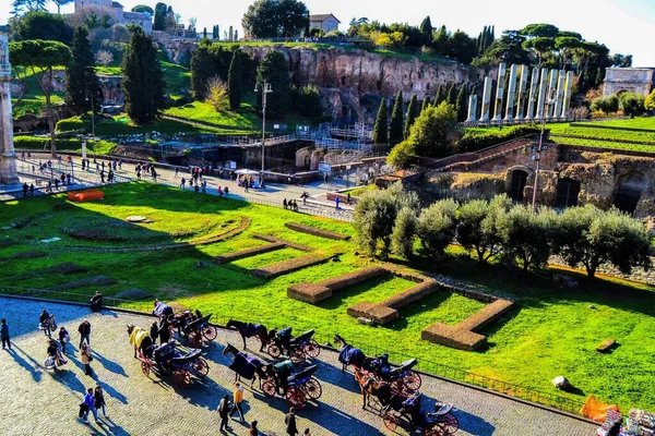 Olaszország Róma 2011 Római Colosseum Előtt Ősi Kolosszeum Tetejéről Turisták — Stock Fotó