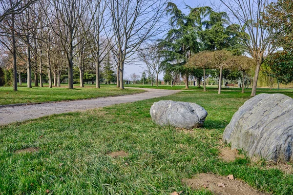 Caminhando Correndo Caminhos Para Esporte Diário Grandes Pedras Fica Perto — Fotografia de Stock