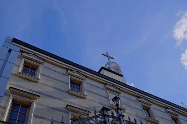Современная Структурная Церковь Столице Болгарии Софии Фоне Голубого Неба Креста — стоковое фото