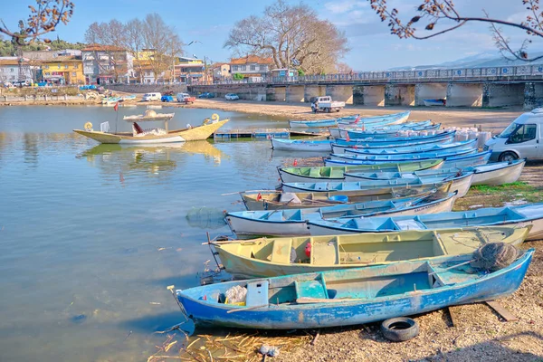 Many Colorful Boats Canoes Coast Lake Uluabat Parking Cars Lake — Stock Photo, Image