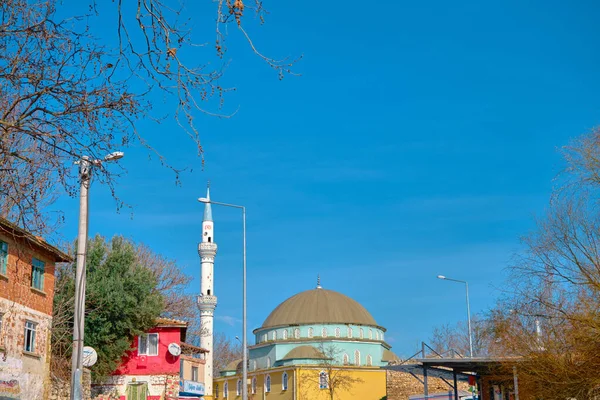 Kasaba Merkezinde Renkli Camii Olan Eski Antik Golyazi Kasabası Uluabat — Stok fotoğraf