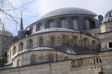 03.03.2021 Türkiye istanbul. Mavi cami (Sultan Ahmet) ve mavi cami mimari detayları Kubbe ve minarenin Osmanlı İmparatorluğu ve muhteşem mimari detayları tarafından kurulmuştur..