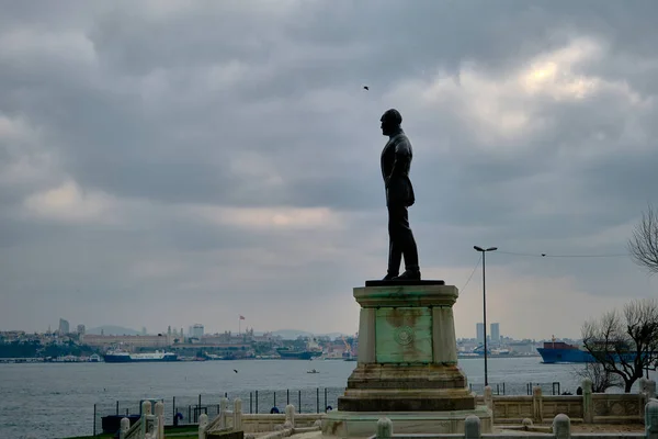 Turkiet Istanbul 2021 Ataturk Grundare Turkiska Republiken Skulptur Sarayburnu Istanbul — Stockfoto