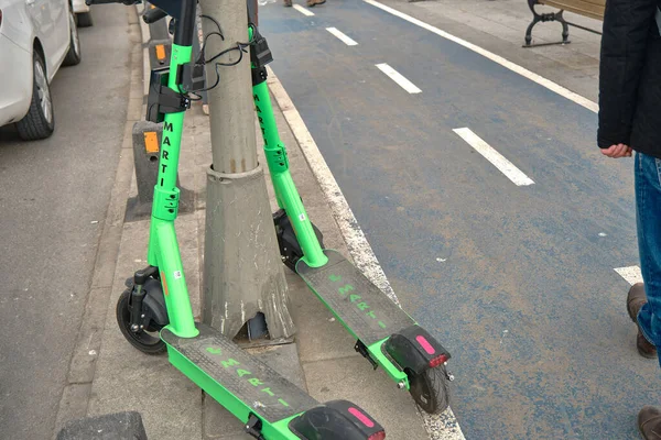 Turquia Istanbul 2021 Scooter Cor Verde Chamado Como Gaivotas Marti — Fotografia de Stock