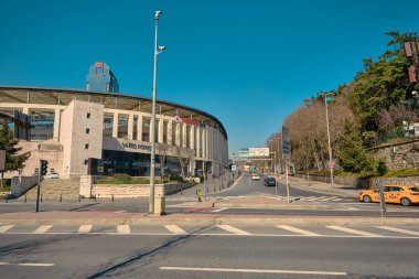 İstanbul 'da. Hindi. 04.03.2021. Güneşli bir günde İstanbul 'daki Beşiktaş futbol stadyumunun cephesi. 