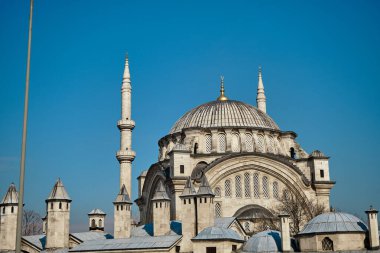 İstanbul Beyazıt yolunda bir cami İstanbul Nuruosmaniye Camii. Muhteşem cami üzerine İslami mimari detayları