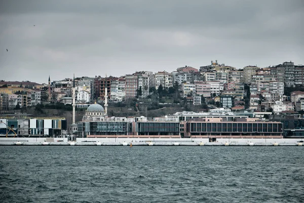 Hańba Brzegu Tophane Nowy Ustanowiony Budynek Przez Bosfor Przed Starym — Zdjęcie stockowe