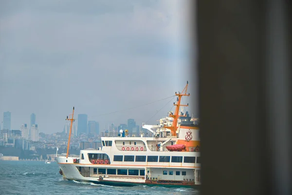 Chodec Veřejné Trajekt Loď Kadikoy Pobřeží Istanbulu Během Rána — Stock fotografie