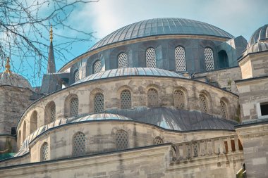 Mavi cami (Sultan Ahmet) ve mavi cami mimari detayları Kubbe ve minarenin Osmanlı İmparatorluğu ve muhteşem mimari detayları tarafından kurulmuştur..