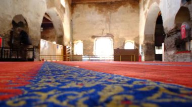 28.4.2021 iznik (Nicea). Bursa. Hindi. İznik 'teki Hagia Camii' nin içinde. Eski kilisenin mimari detayları ve Osmanlı İmparatorluğu 'nun erken dönemlerinde İslami camiye kapatılmış..