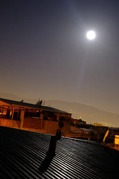 Pleine Lune Milieu Nuit Bursa Réflexion Lune Lumière Sur Toit — Photo