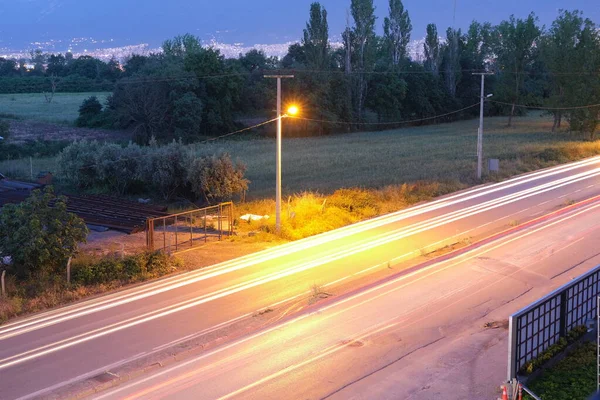 Night Photo Long Exposure Street Lamp Cars Front Rear Lamps — Stock Photo, Image