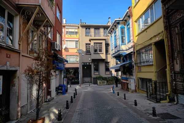Den Mars 2021 Kadikoy Istanbul Turkiet Gatuvy Och Gammaldags Byggnad — Stockfoto