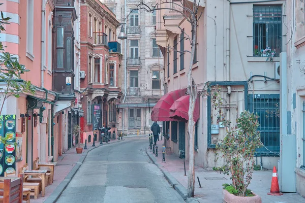 2021 Istanbul Turquía Calle Antigua Estrecha Estambul Distrito Galata Con — Foto de Stock