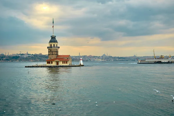 Torre Donzela Kiz Kulesi Stambul Turquia Durante Tempo Nublado Com — Fotografia de Stock