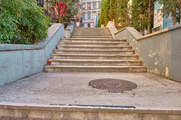 Estambul Turquía Istanbul Galata Distrito Coloridas Escaleras Lindos Cafés Cerca —  Fotos de Stock