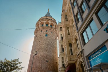 Sabahın erken saatlerinde Galata Kulesi 'nde çekilmiş bir fotoğraf. 03.03.2021 İstanbul Türkiye.