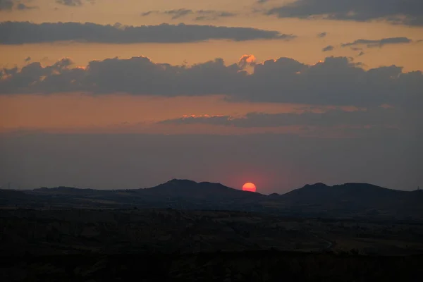 Punto Puesta Sol Urgup Goreme Con Justo Antes Que Sol —  Fotos de Stock