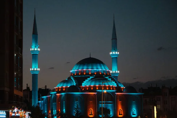 2021 Κόνια Τουρκία Μπλε Φώτα Στο Τζαμί Και Φωτογραφία Μεγάλης — Φωτογραφία Αρχείου