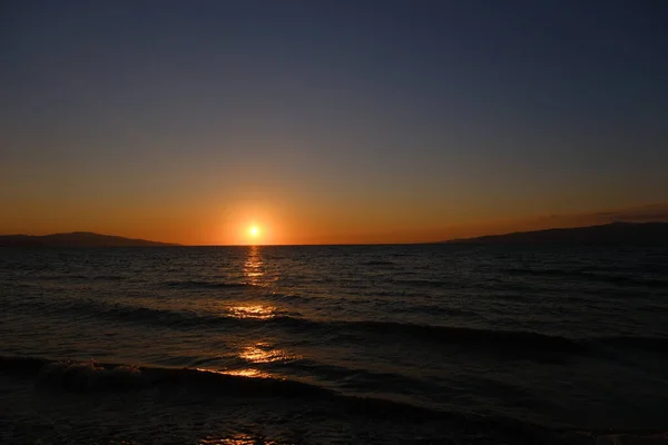 Foto Verano Vacaciones Mar Durante Atardecer Magnífico Reflejo Luz Del —  Fotos de Stock