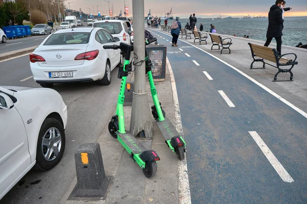 Turquia Istanbul 2021 Scooter Cor Verde Chamado Como Gaivotas Marti — Fotografia de Stock