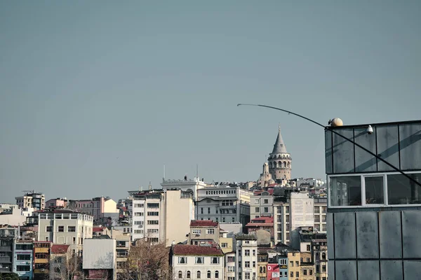 Turcja Stambuł 2021 Słynna Wieża Galata Stambule Zrobiła Zdjęcie Bozporusu — Zdjęcie stockowe