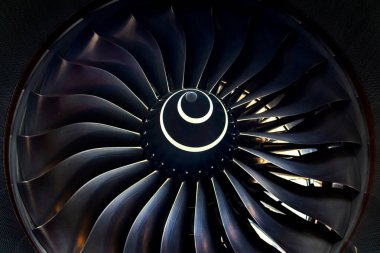 Turbofan Bıçakları Büyük Ticari Jet Motorlu Uçağa Yaklaştı