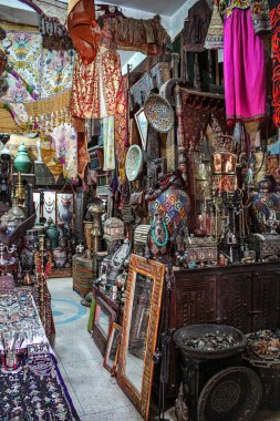 Ouarzazate Antik Miras Pazarı Fas Ticaret ve El Sanatına Tarihi bir Pencere