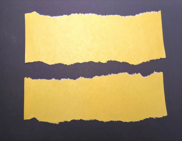 Arkusze Żółtego Papieru Szarym Tle — Zdjęcie stockowe