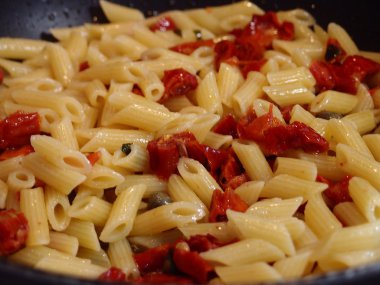 domates sote ile penne makarna