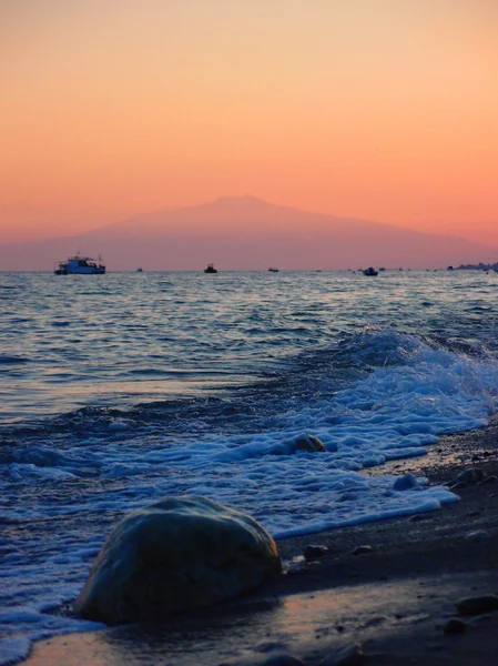 Etna at sunset view from the Ionian Calabria — Stock Photo, Image