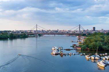 Belgrad şehir merkezi Panoraması, Sırbistan 'ın Sava nehrinden bir manzara