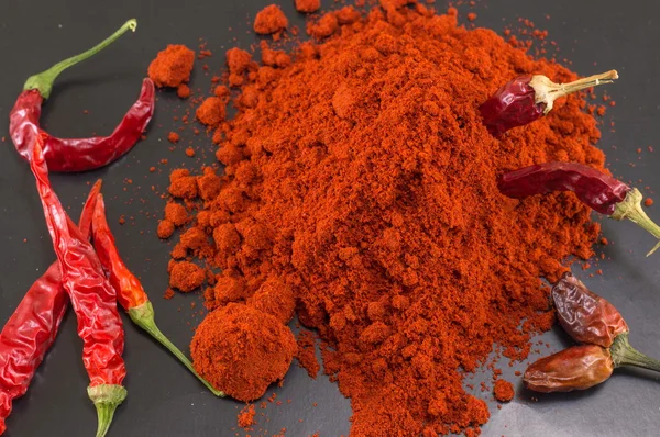 Megalapozott és friss paprika — Stock Fotó