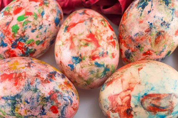 Namalovaná velikonoční vajíčka zavřít — Stock fotografie