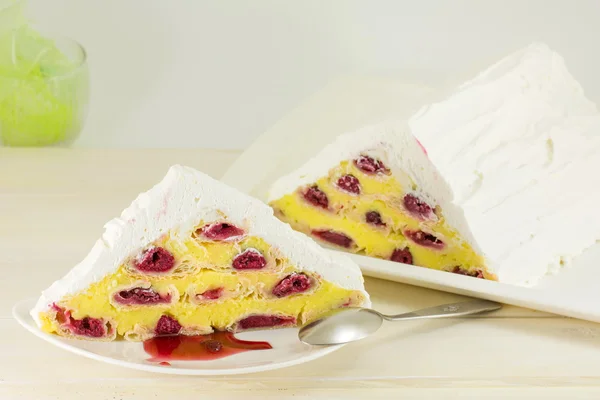 Gâteau cerise triangle — Photo
