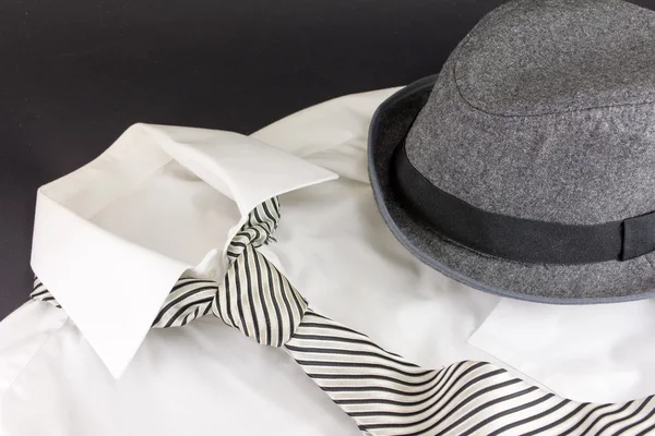 Gravata e camisa de chapéu — Fotografia de Stock