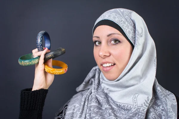 Мусульманка в хиджабе — стоковое фото