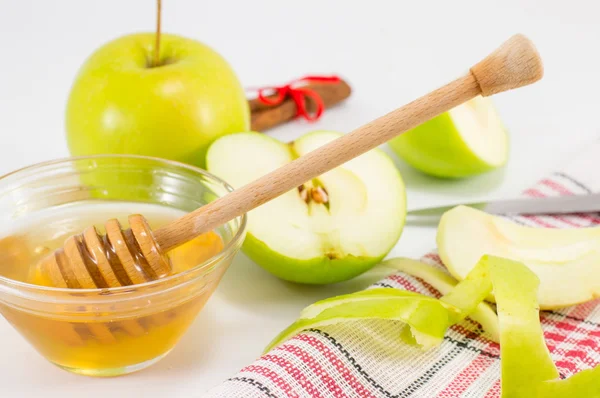Honey, cinnamon and apples. Healthy dessert — Stock Photo, Image